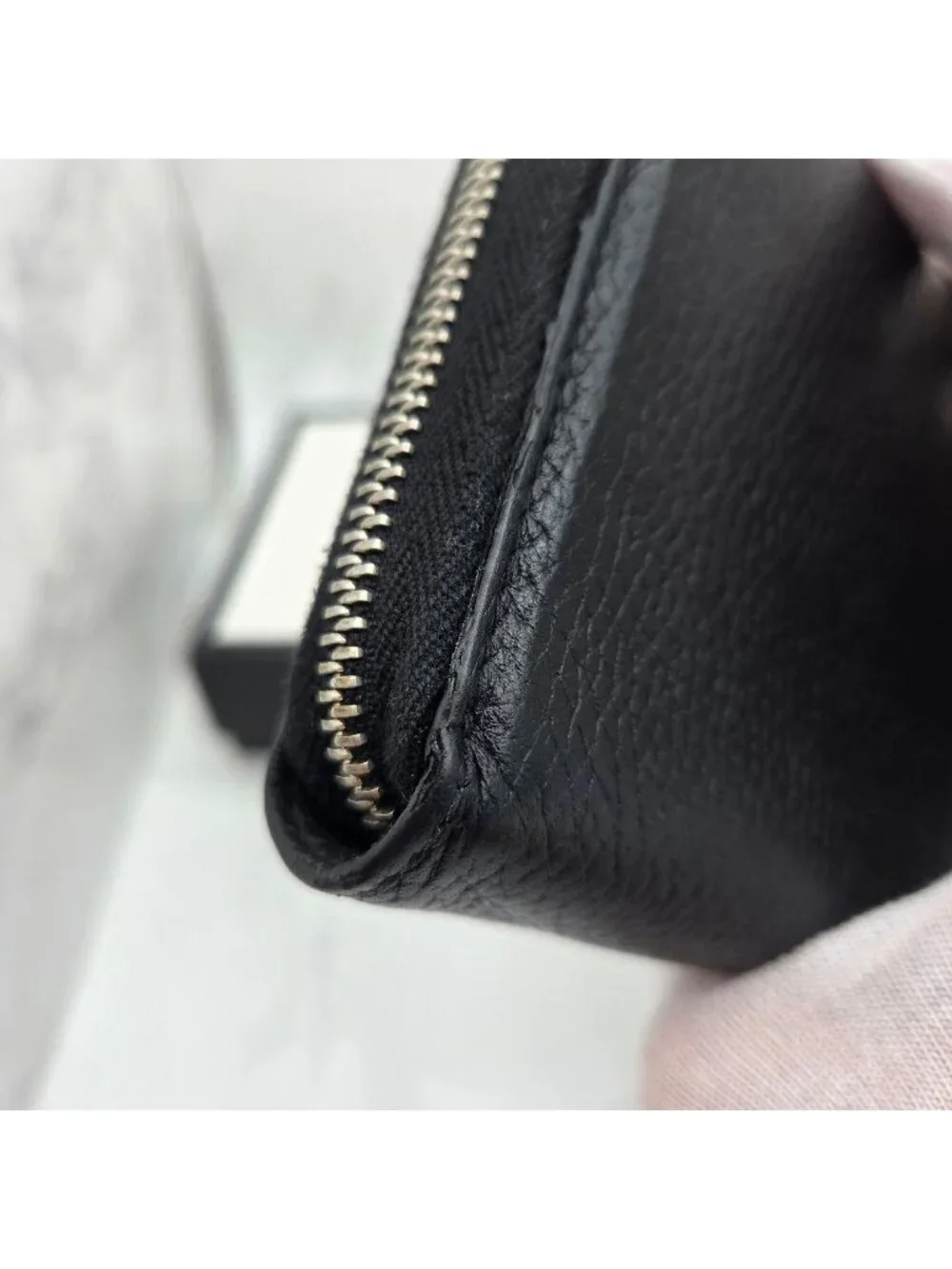 Gucci color black